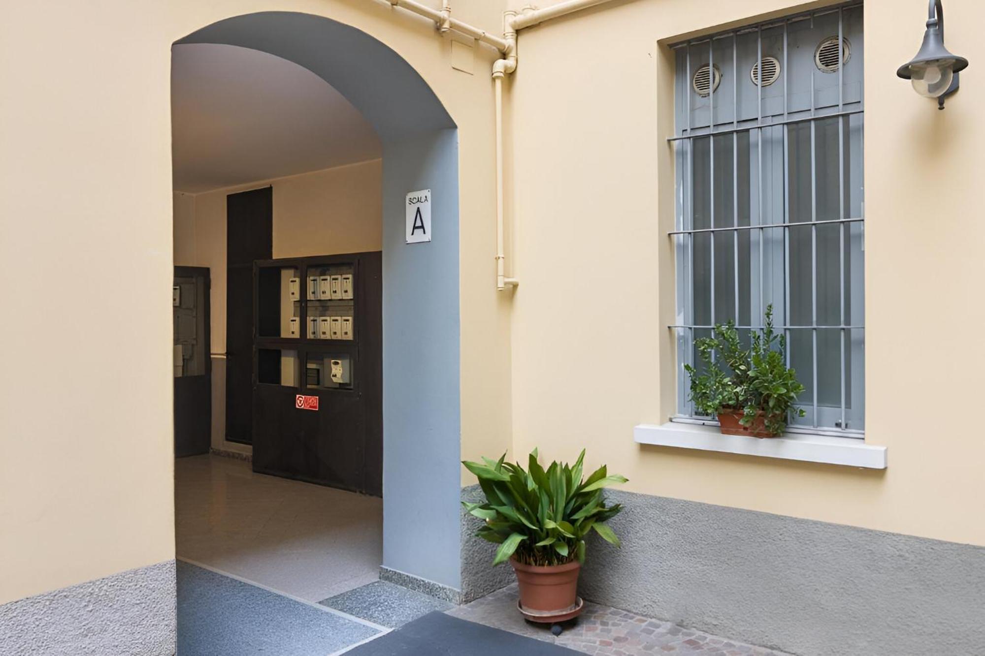 New Apartment Tita'S Design House Milan Bagian luar foto